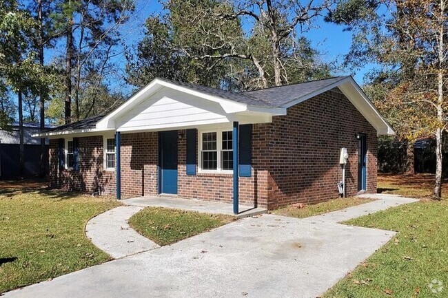 Building Photo - 3 Bedroom in Summerville, SC Rental