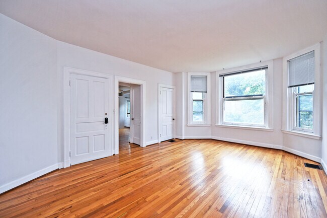 236 Loraine Ave Unit 2