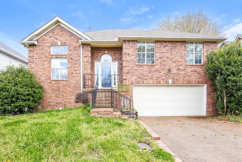 Photo - 613 Rocky Mountain Pkwy