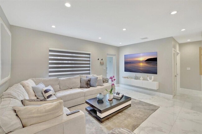 Photo - 828 SW 15th St