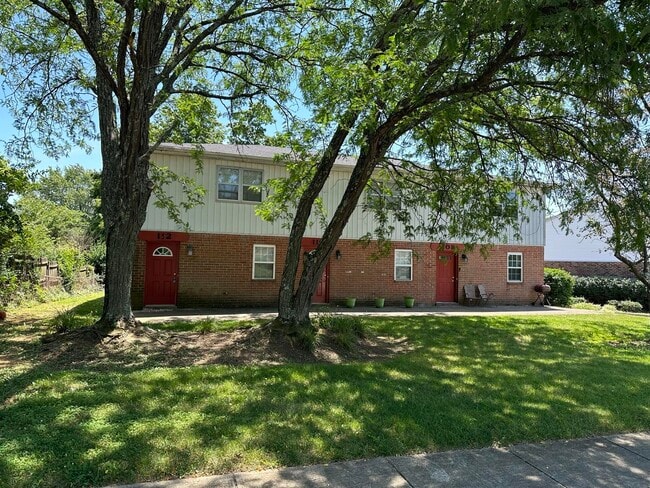 Building Photo - 114 Oakmont Ln