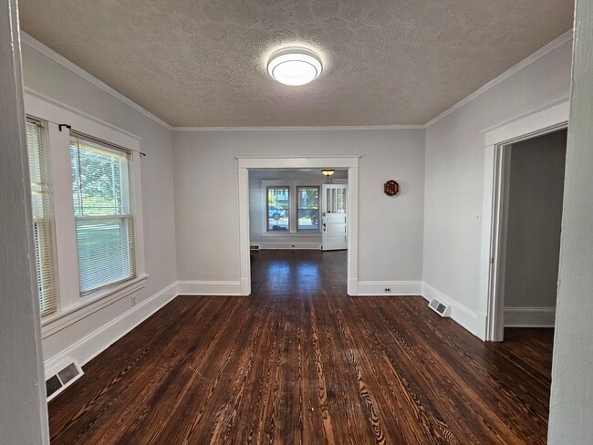 Photo - 920 N Church St