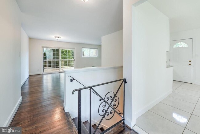 Photo - 7815 Bristow Dr