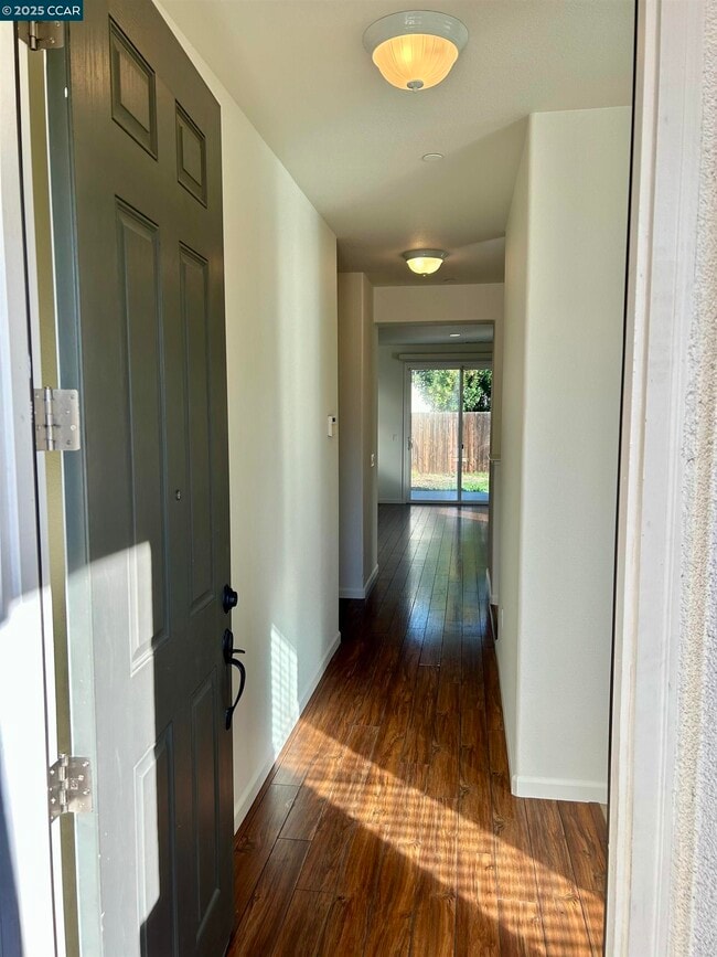 Photo - 47 Sugarbush Ct