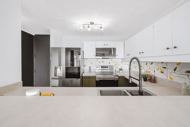 Photo - Mott Smith Laniloa