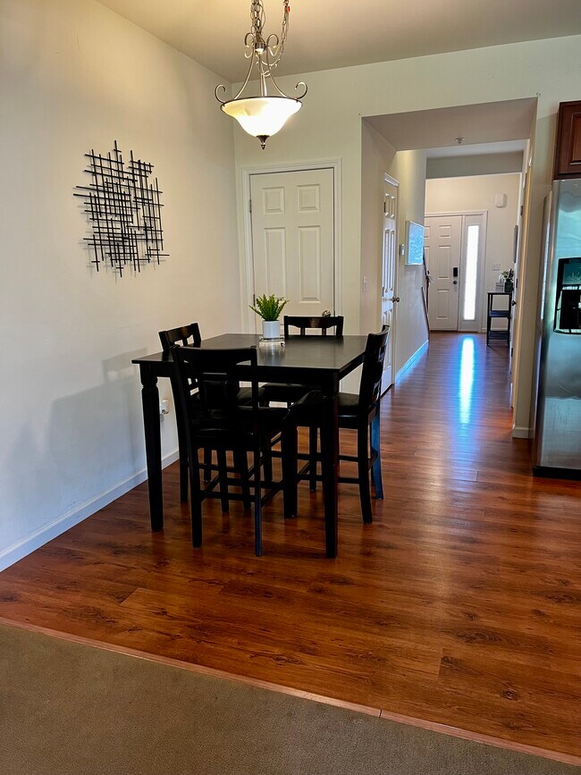 101 Brownstone Ct