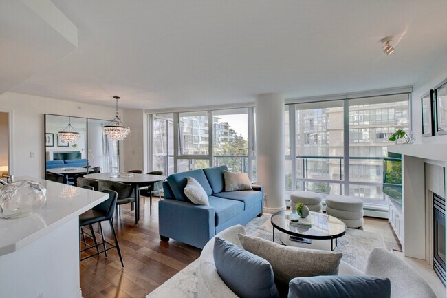 Photo - 1383 Marinaside Crescent Unit ID1345520P