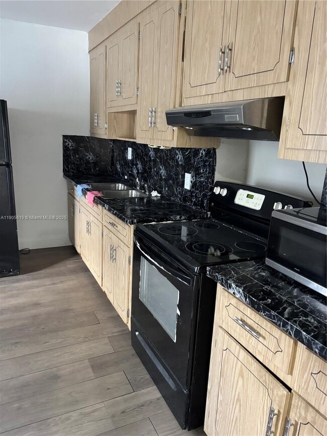 Photo - 75 E 13th St