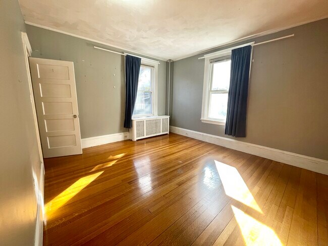 Photo - 148 Strathmore Rd