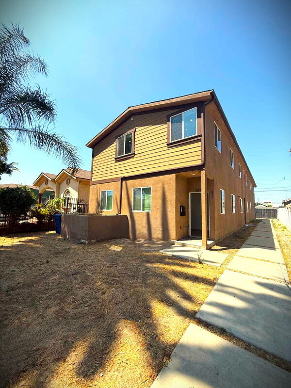 Building Photo - 829 E 74th St Rental