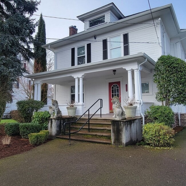 Photo - 825 NE Evans St House