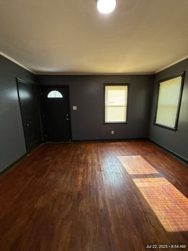 Photo - 761 Gracewood St