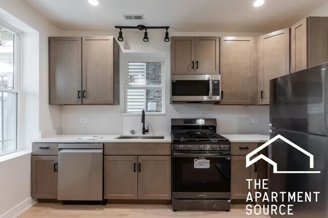 Photo - 2943 N Gresham Ave Unit 2943 North Gresham Avenue