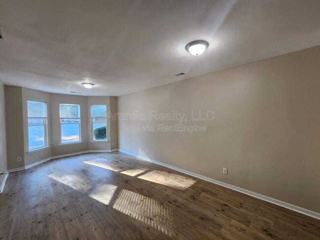 Photo - 2284 Coach Way