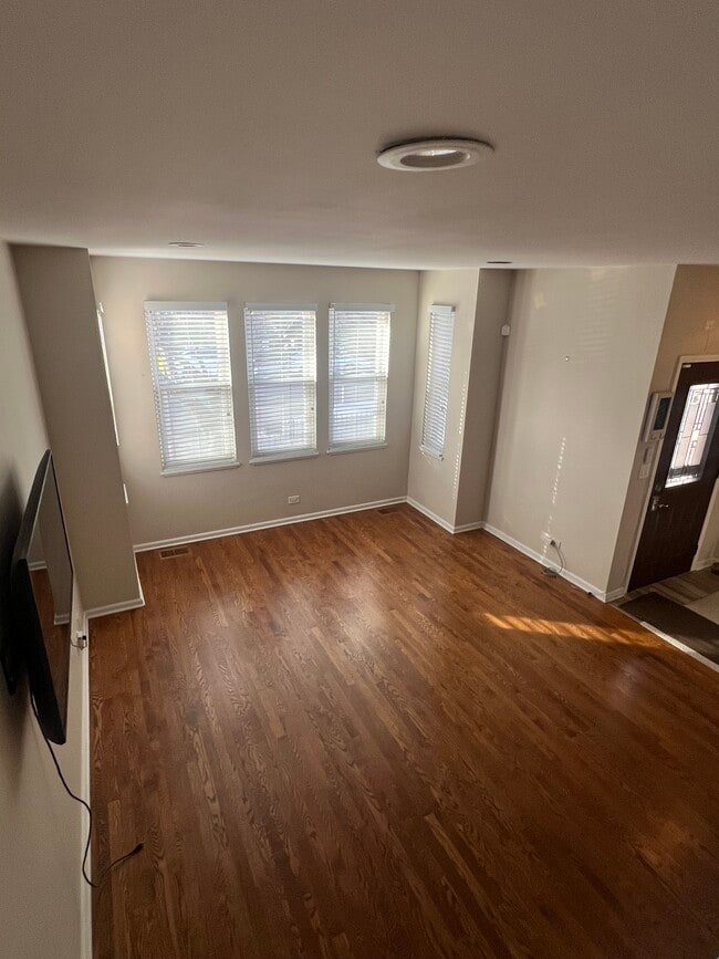 Photo - 3119 S Indiana Ave