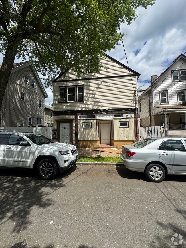 Building Photo - 89 Hurlburt St Unit 2 Rental