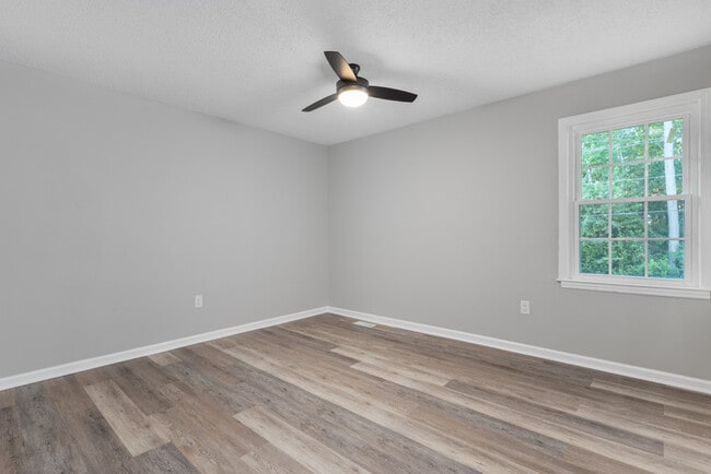 Photo - 216 Cross Hill Rd