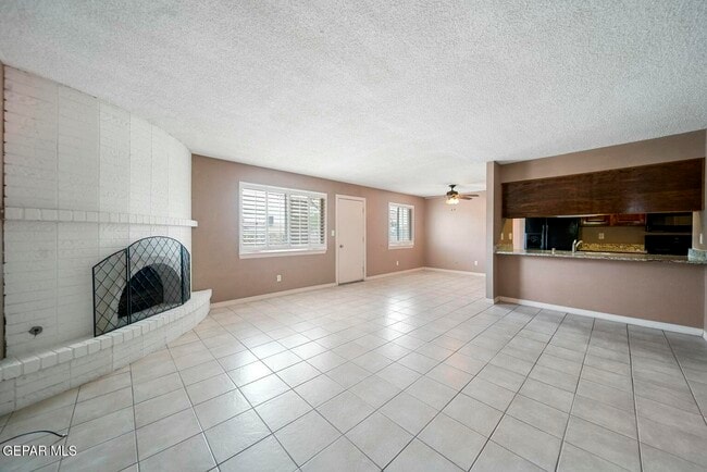 Photo - 3332 Wayside St