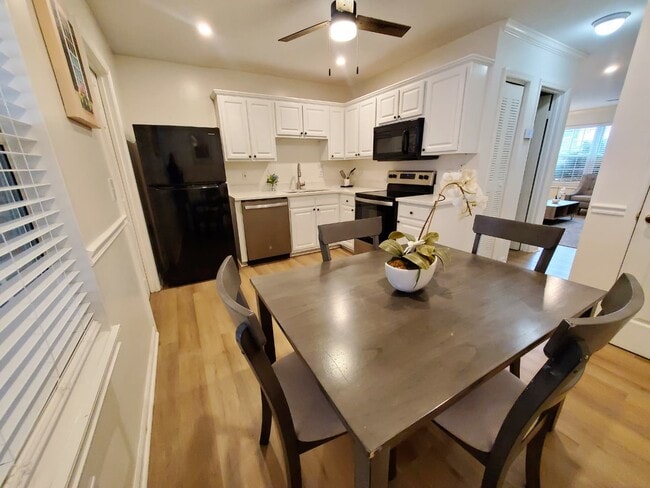 Photo - 2039 Rondo St