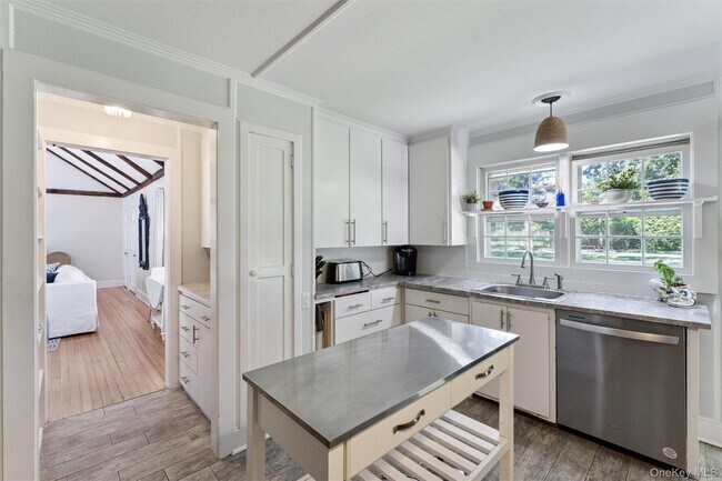 Photo - 35 Sheppard St