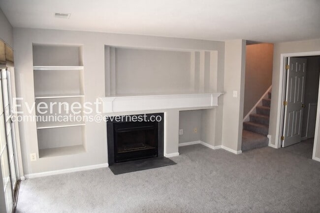 Photo - 3 Bed, 2.5 Bath Townhome with Modern Amenities / Available Soon!