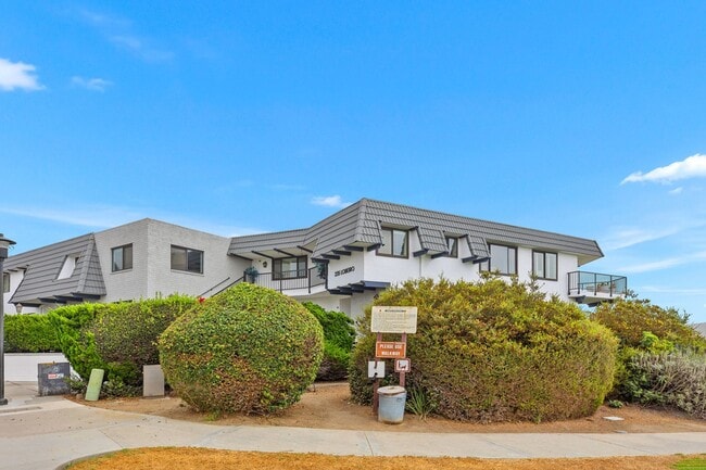 Photo - Luxurious 2 Bedroom, 2 Bathroom Condo for Rent