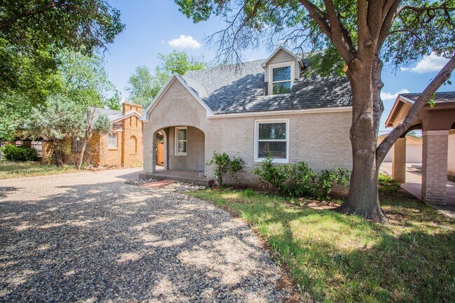 Photo - 2431 20th St