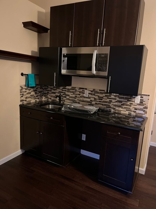 Photo - 433 NE 49th Ave