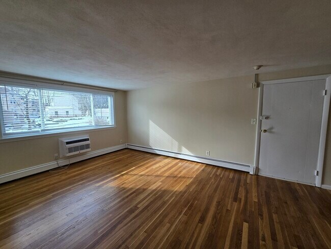 Photo - 194 Lincoln St Unidad 4