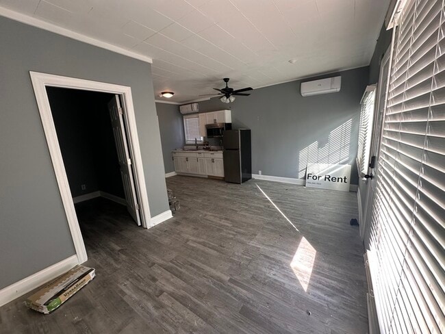 Photo - 2948 Shelby St