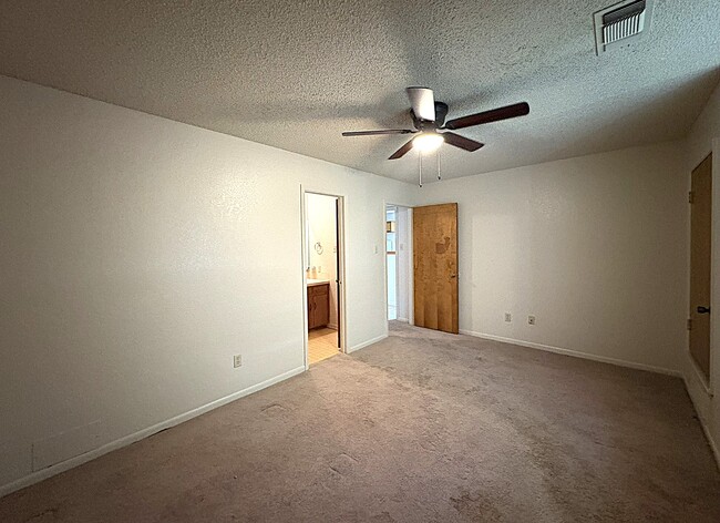 Photo - 205 W Washington Ave Unit B