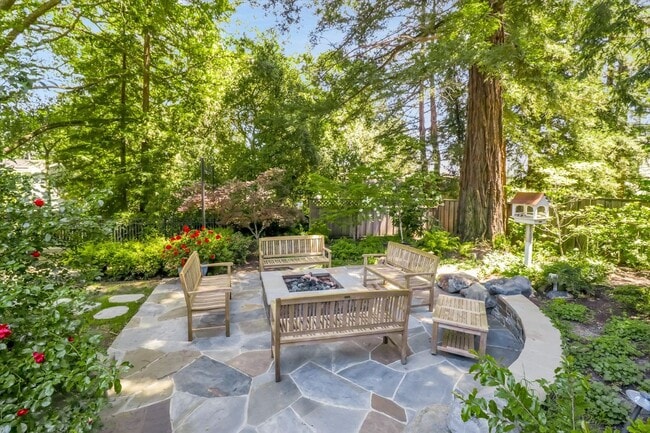 Photo - 1064 Westridge Ave
