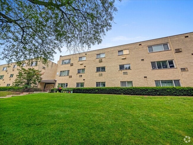 Building Photo - 700 McKinley Ave Rental