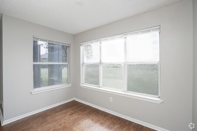 3BR, 2BA - 1,189SF - Living Room