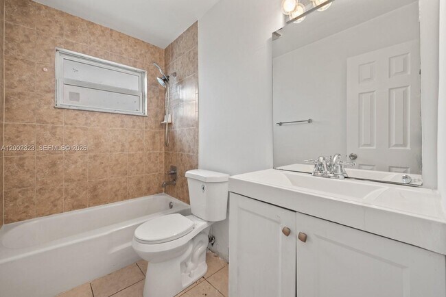 Photo - 608 SW 16th Ave Unit 3