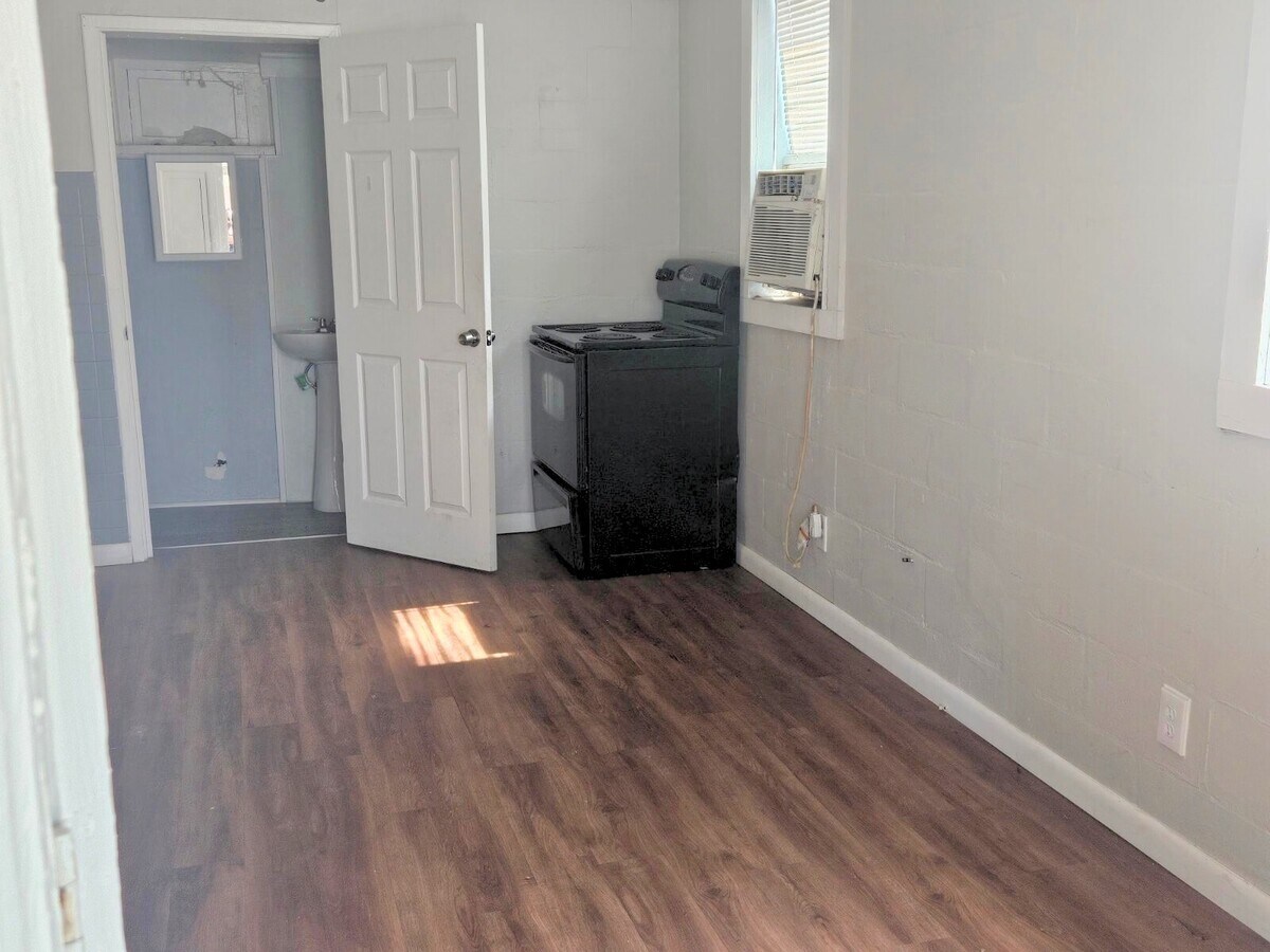 Photo - 8215 Stoner Rd