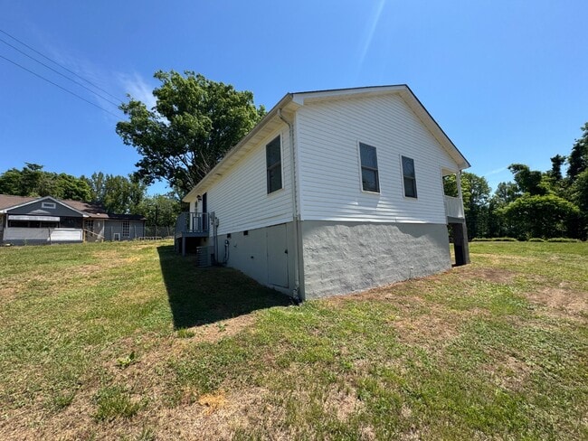 Photo - 2105 Harpertown Dr