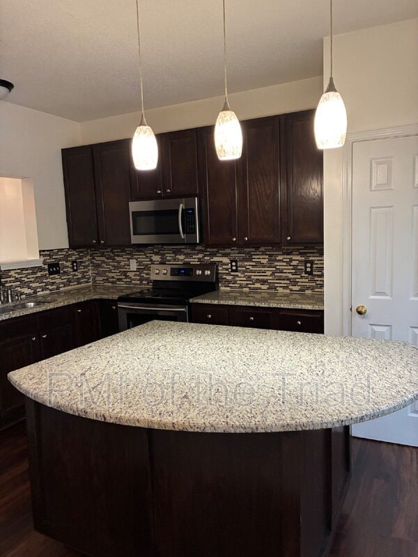 Photo - 3005 Windsor Creek Way