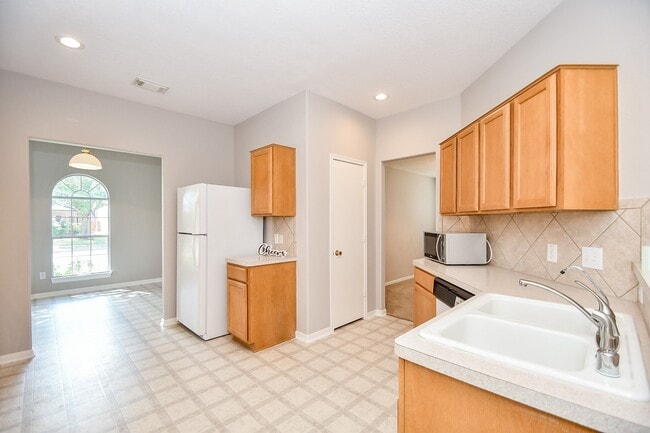 Photo - 15410 Hazel Thicket Tr