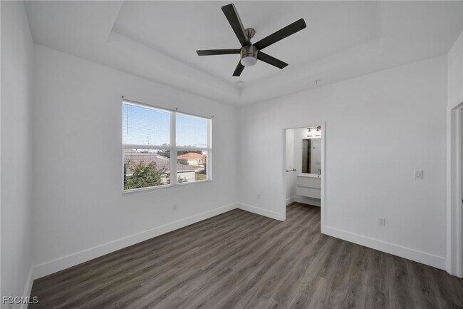 Photo - 275 SW 4th St Unidad 220