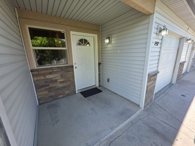 Building Photo - 2492 Brookwillow Loop