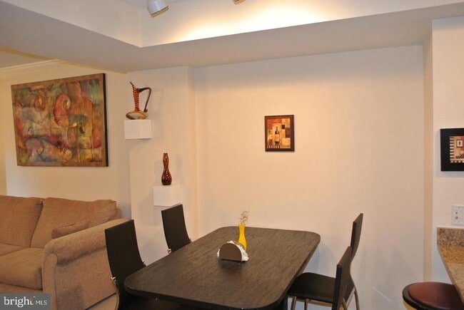 Building Photo - 616 E St NW Unit 447