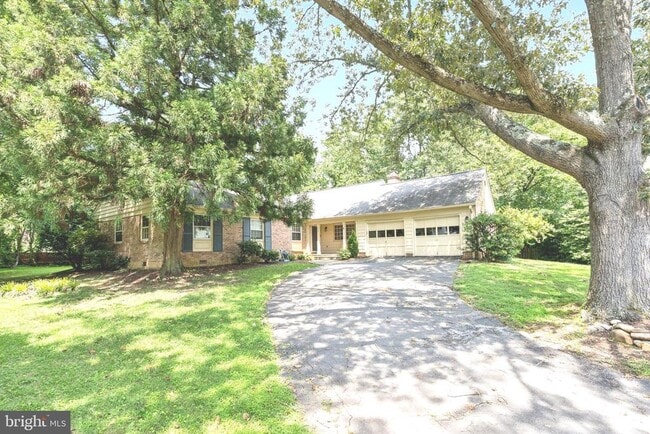 Building Photo - 3714 Carriage House Ct