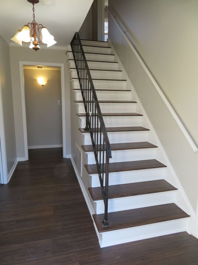 Photo - Two Story Colonial in Hampton - MALVERN/FOX HILL