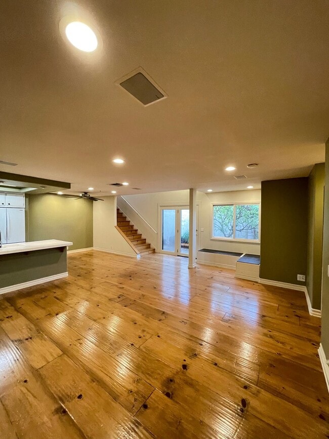 Photo - 14 Tangerine