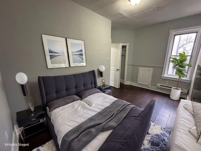 Photo - 1948 E Monmouth St