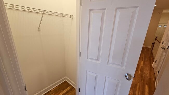 Photo - 511 N Hartland Ct Unit 2N