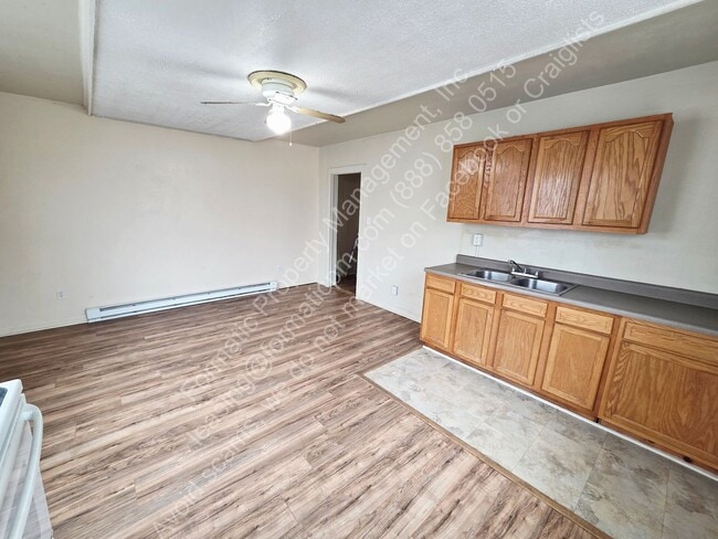 Photo - 323 Hughes St Unit 4