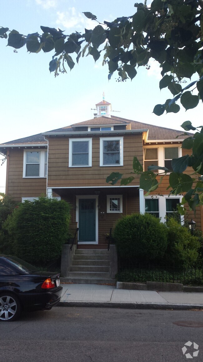 Building Photo - 17 Elmira St Rental