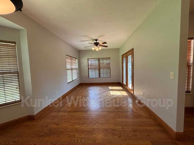 Photo - 88 Oak Pointe Cir